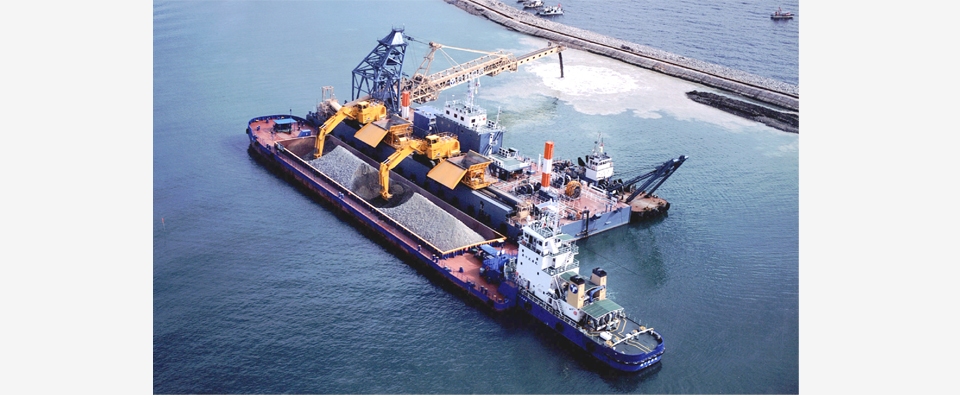 Large-Scale Unloader Barge Construction Method