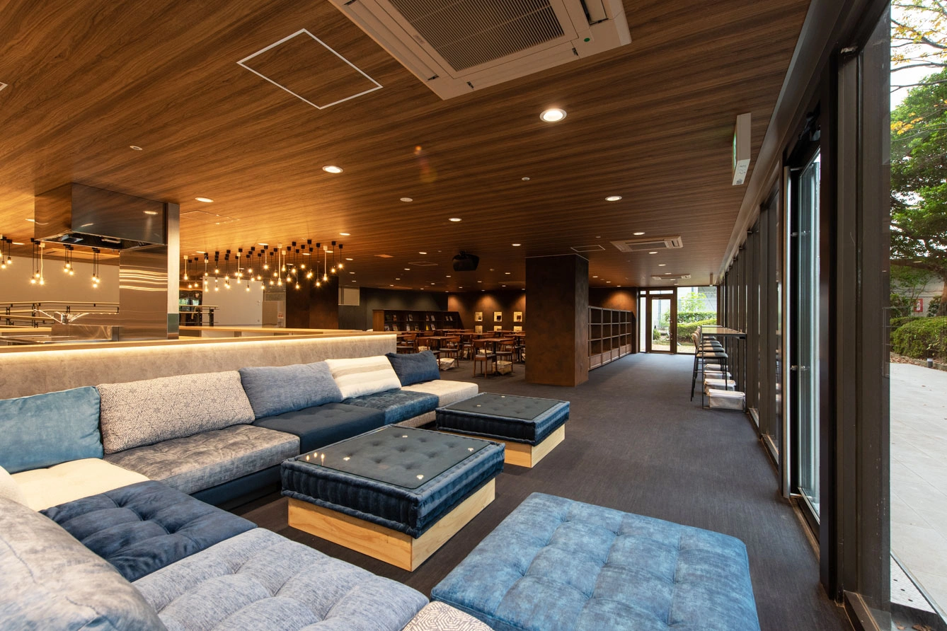 ReReC「唐津ボートレース場改修プロジェクト」読書カフェ（施工後）