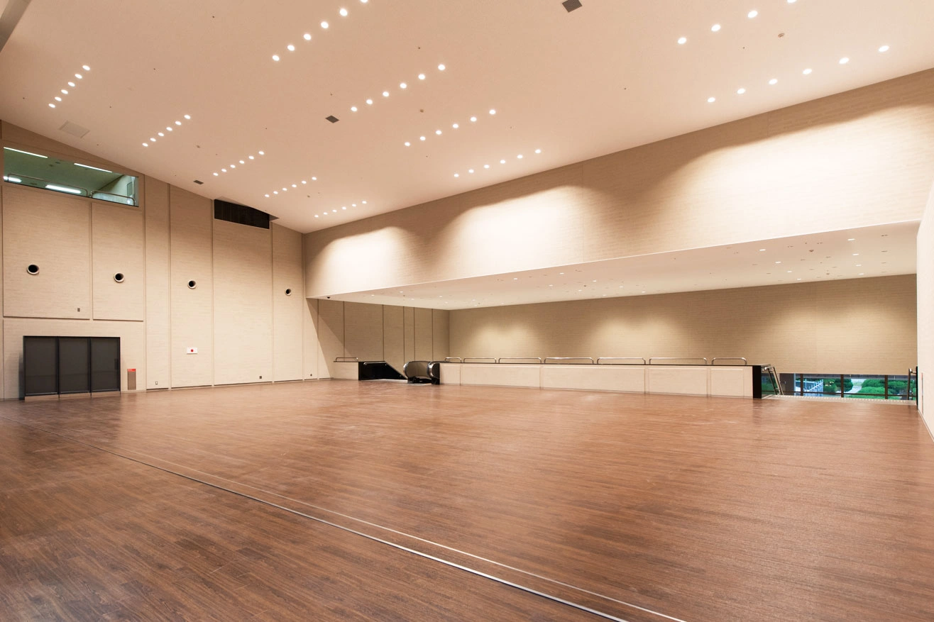 ReReC「唐津ボートレース場改修プロジェクト」ロビー（施工後）