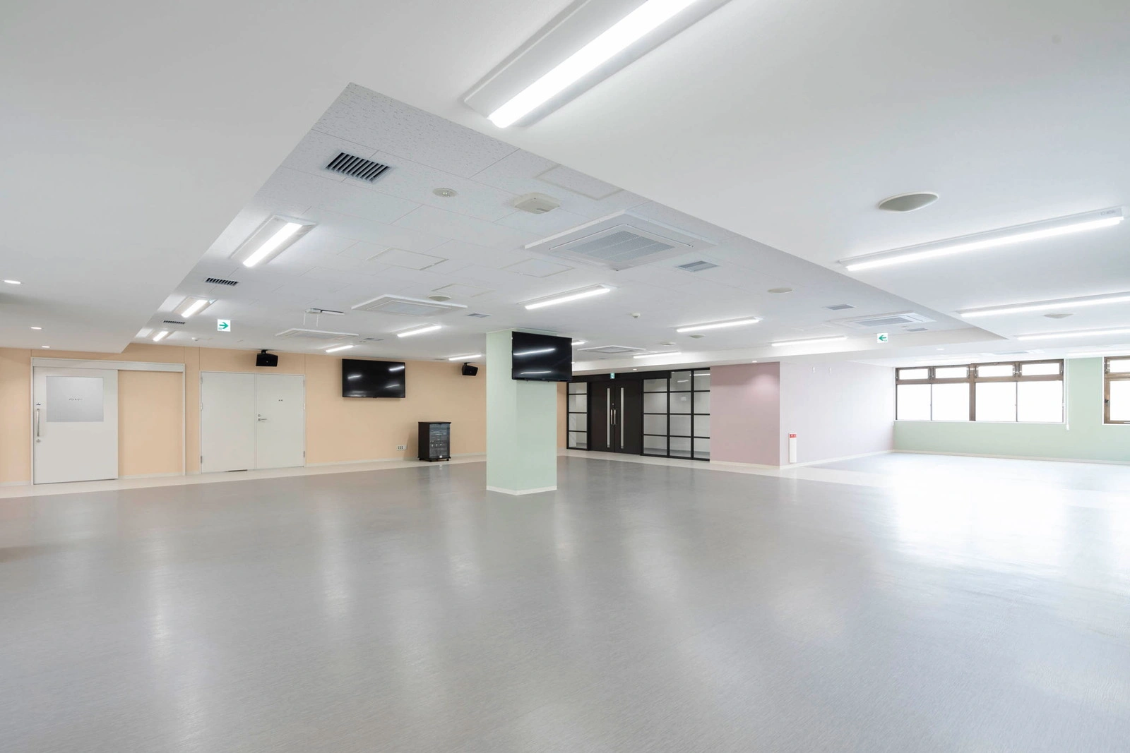 ReReC「ミリオナプロジェクト」食堂（施工後）