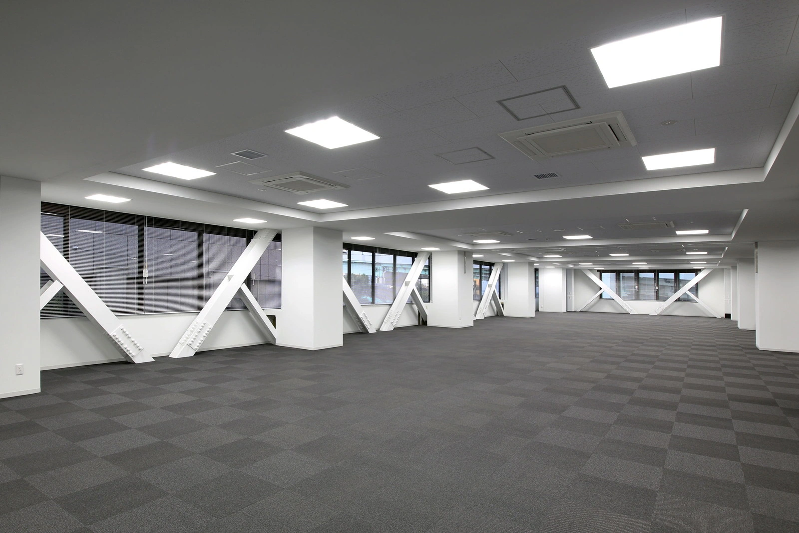 ReReC「日本橋箱崎ビル改修プロジェクト」事務室（施工後）