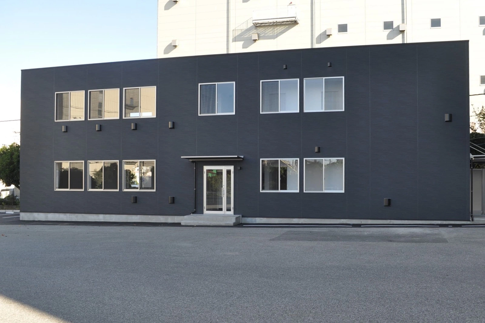 ReReC「船橋市西浦倉庫改修プロジェクト」外観（施工後）