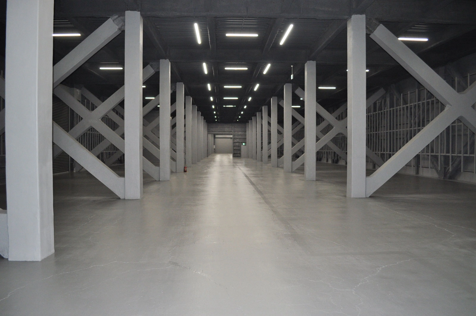 ReReC「船橋市西浦倉庫改修プロジェクト」倉庫内部（施工後）