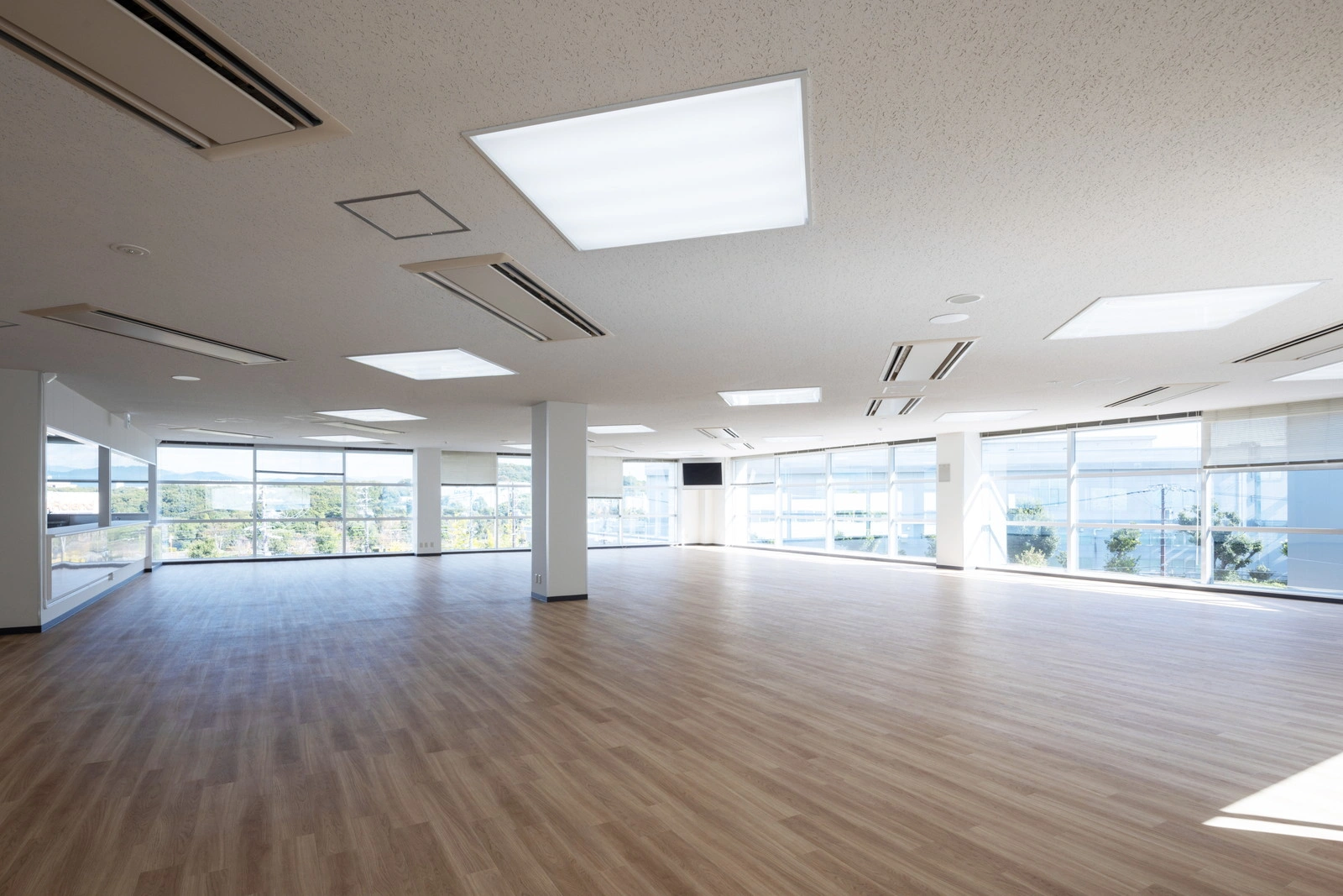 ReReC「ローランド（株）新本社プロジェクト」カフェテリア