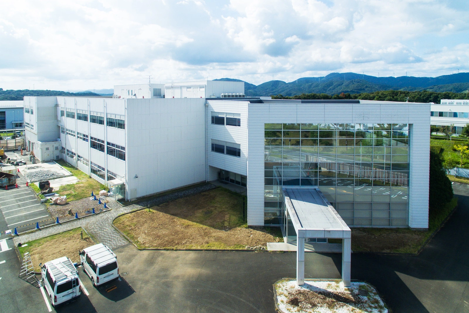 ReReC「ローランド（株）新本社プロジェクト」北東面 全景（施工前）