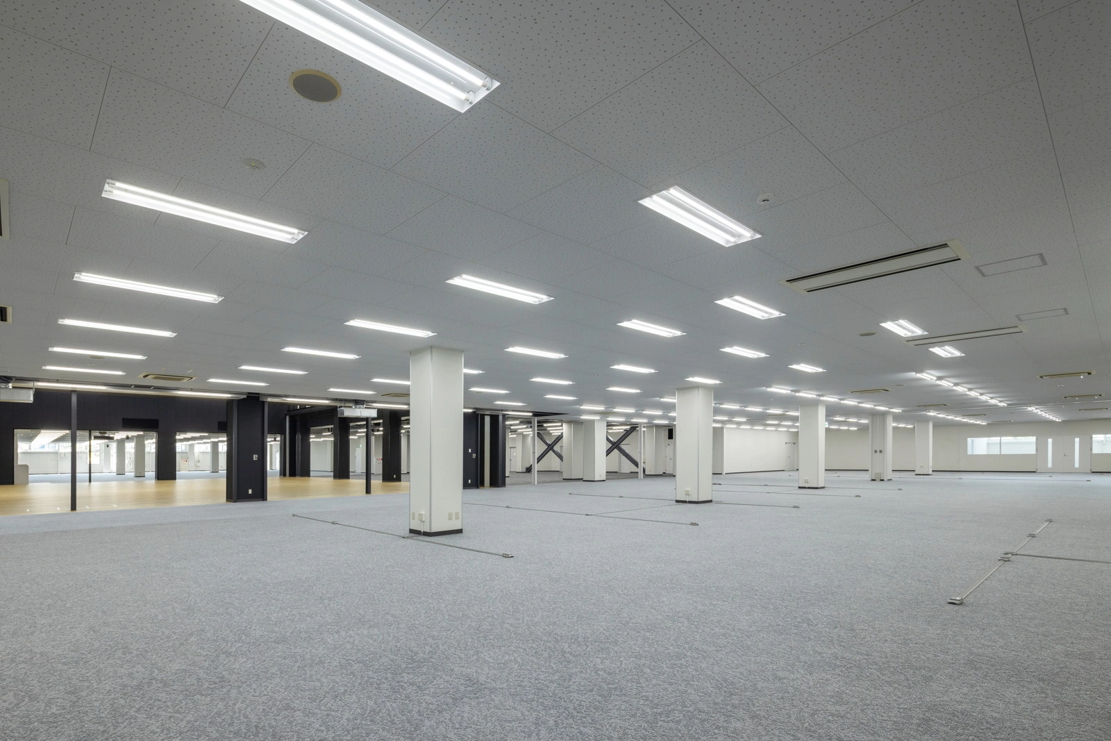 ReReC「ローランド（株）新本社プロジェクト」1F事務所（施工後）