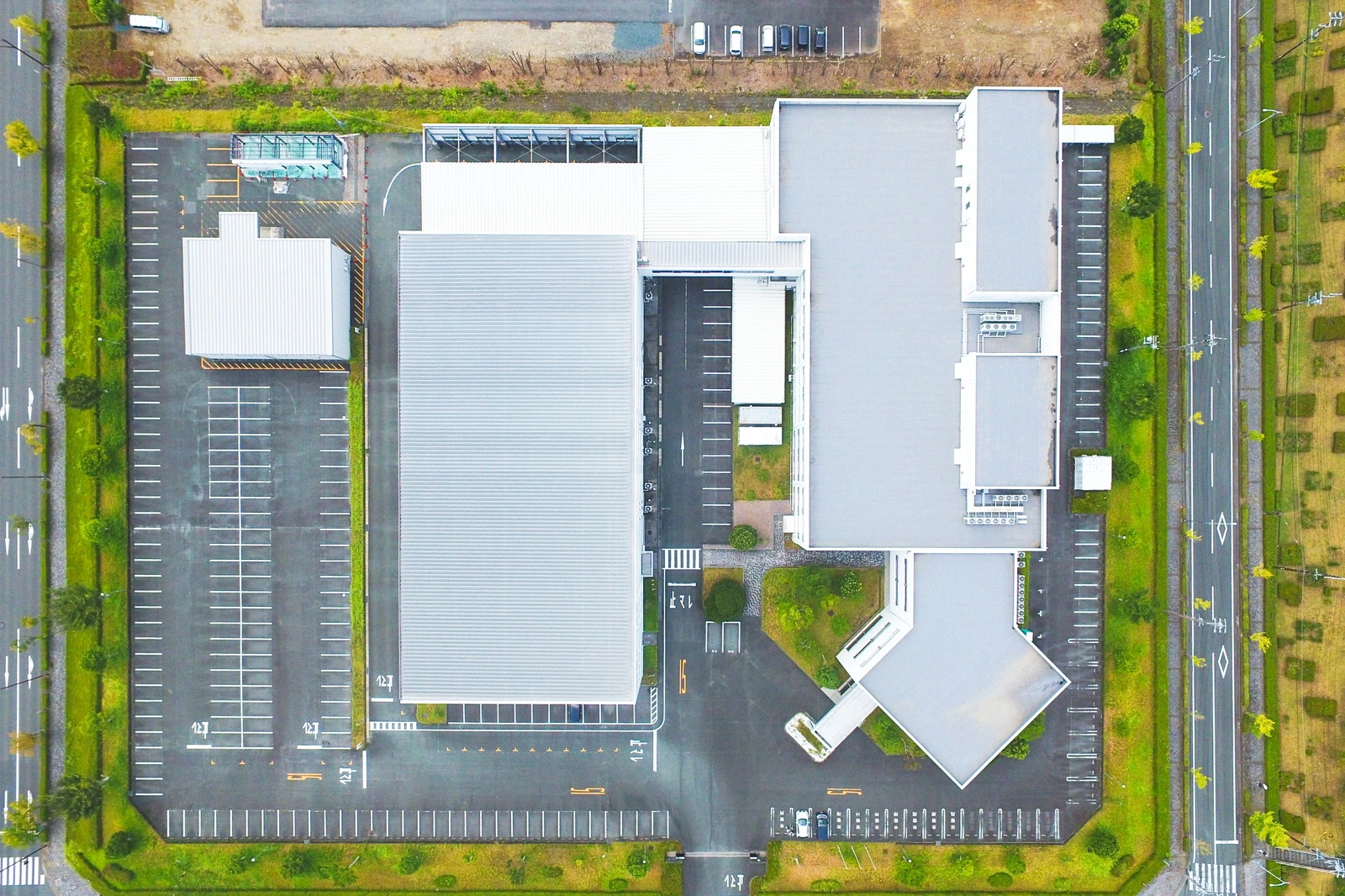 ReReC「ローランド（株）新本社プロジェクト」全景（施工前）