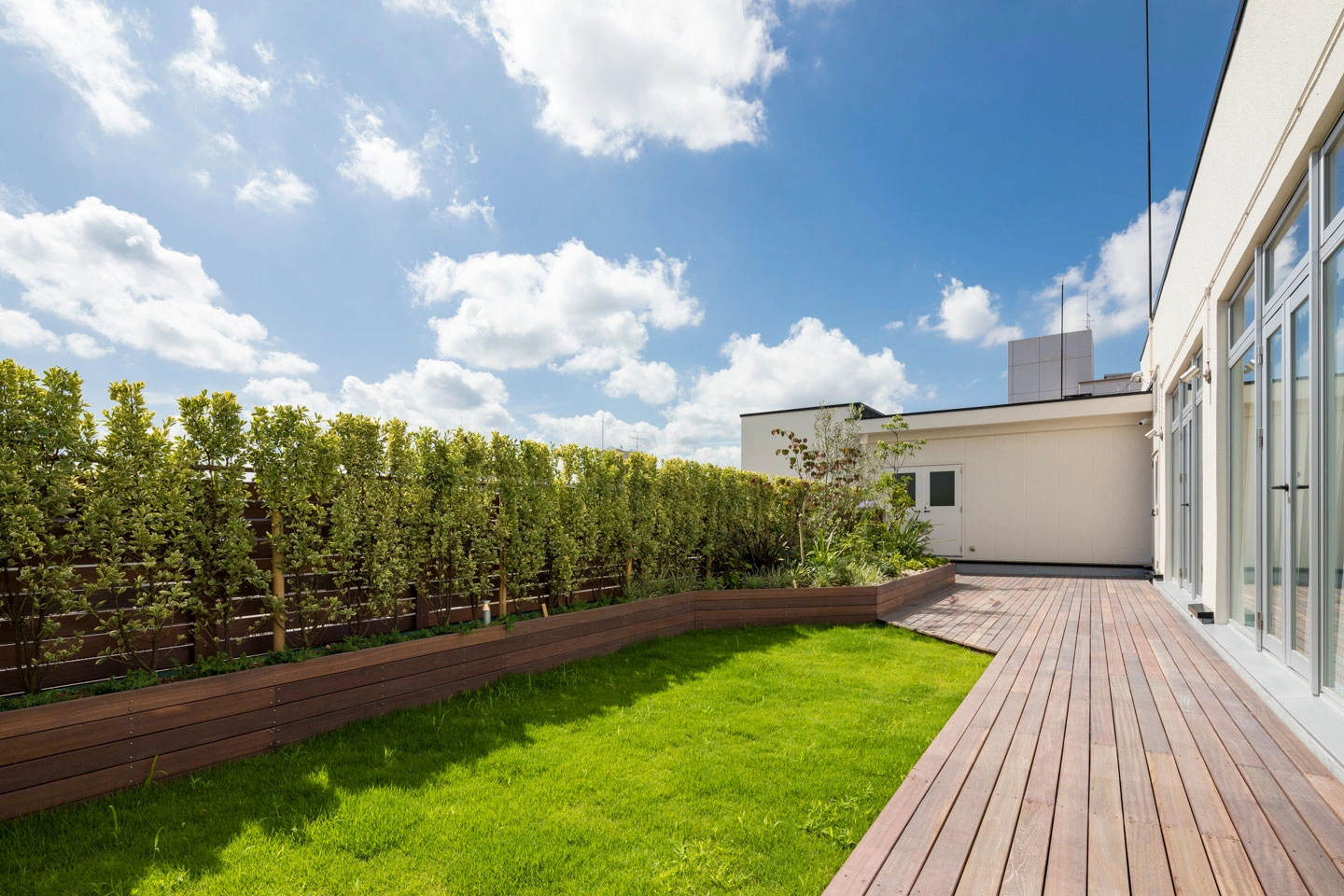 ReReC「松栄堂薫習館改修プロジェクト」屋上（施工後）