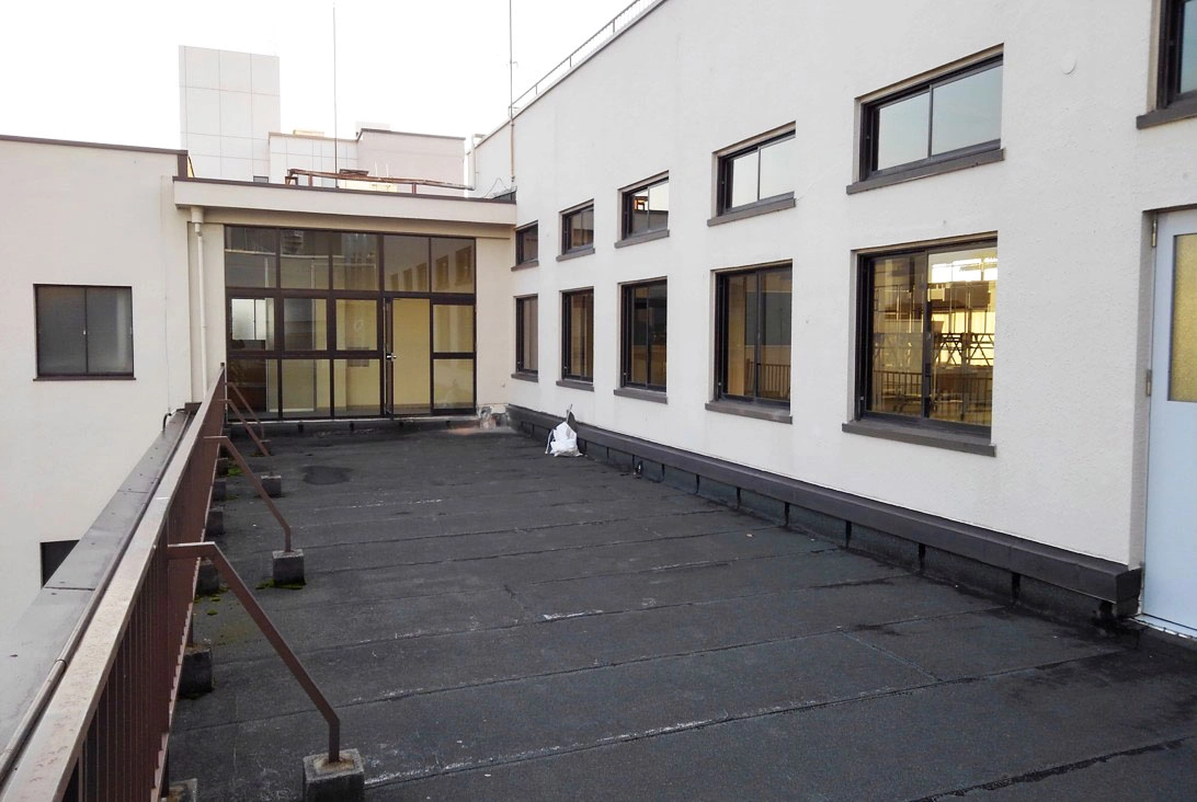 ReReC「松栄堂薫習館改修プロジェクト」屋上（施工前）