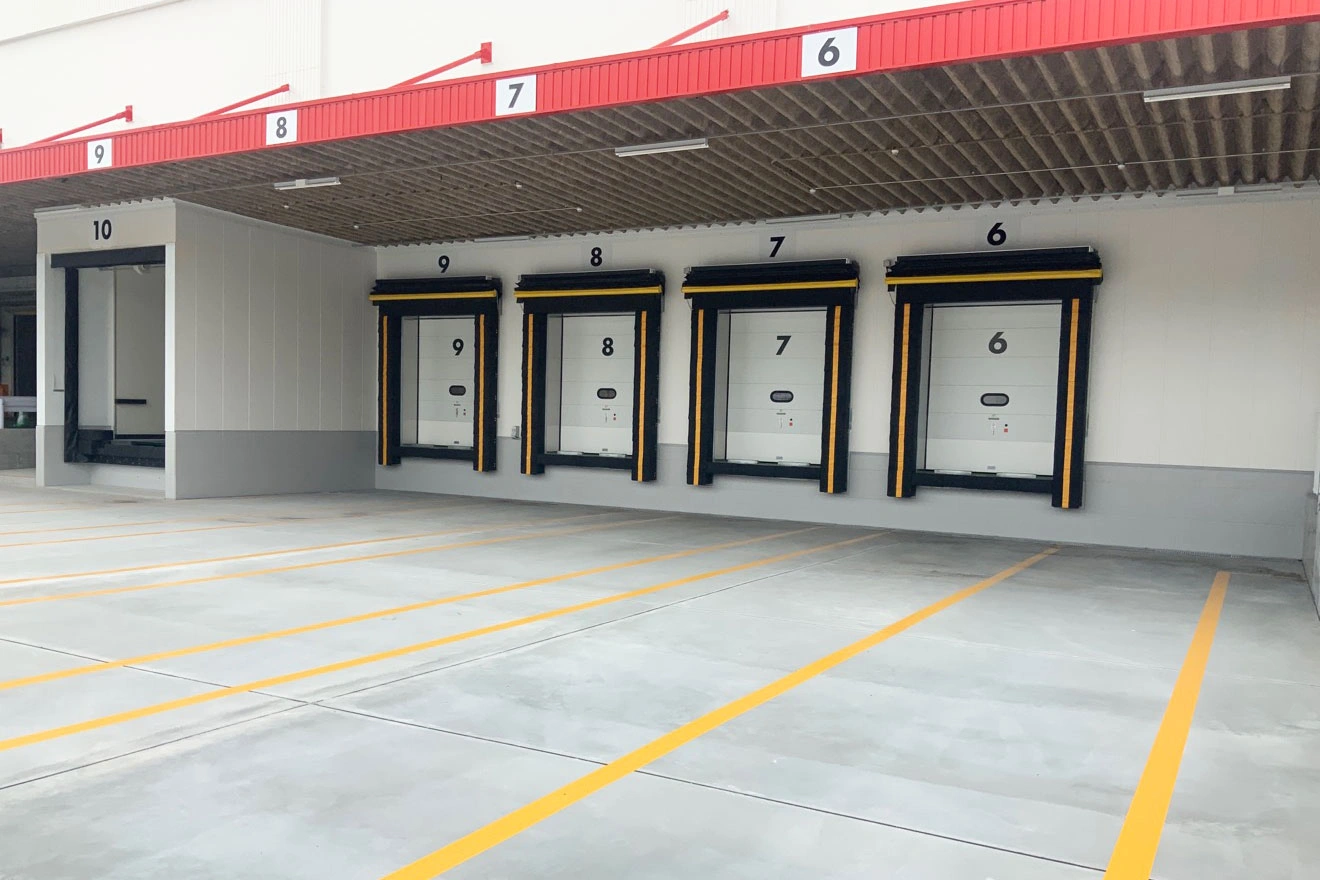 ReReC「横浜冷凍長崎工場改修プロジェクト」バース（施工後）