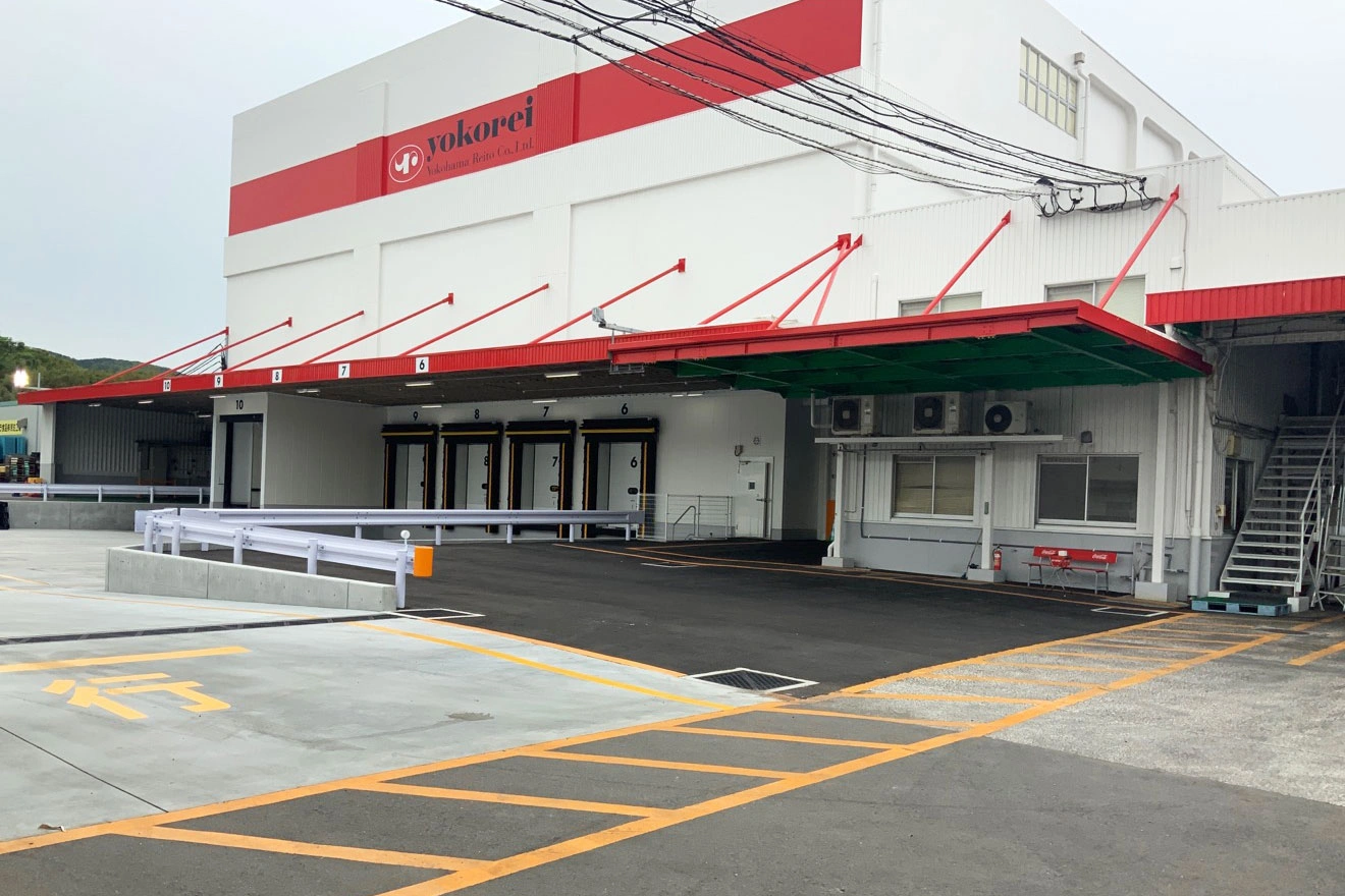 ReReC「横浜冷凍長崎工場改修プロジェクト」北東面（施工後）